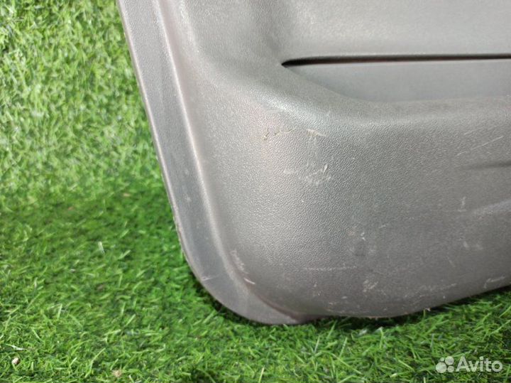 Обшивка двери передняя левая Mitsubishi Pajero 3