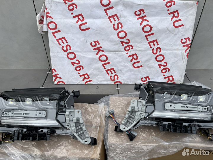 Фары к-кт Toyota LandCruiser 200 с 2016