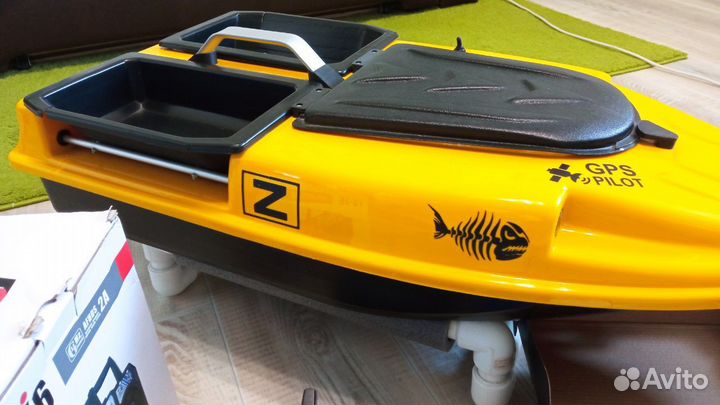 Прикормочный корабль с GPS