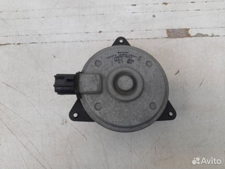 Моторчик вентилятора Toyota Rav4 30 2005-2013