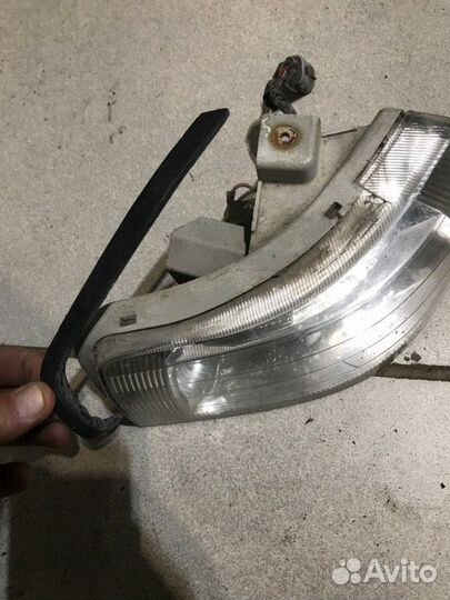 Габарит передний правый Toyota Vista CV40 3CFE