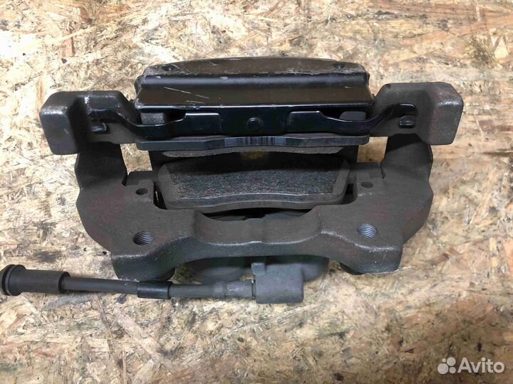 Суппорт передний левый Mercedes GLE Coupe C292