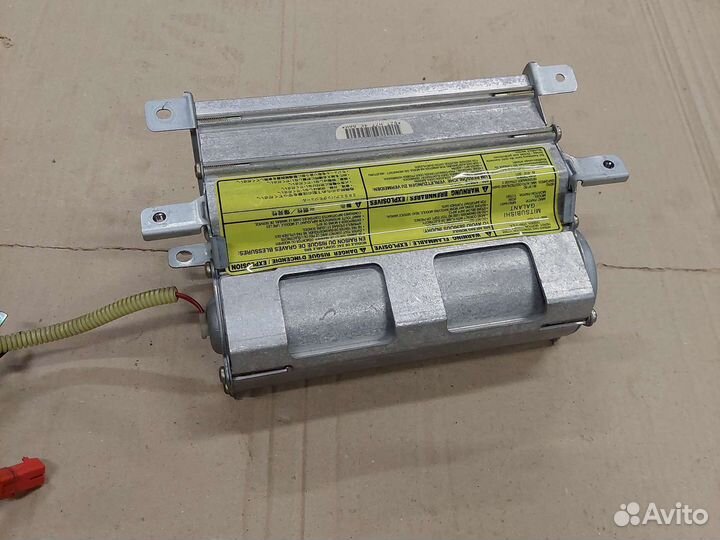 Подушка безопасности пассажира Mitsubishi Galant 8