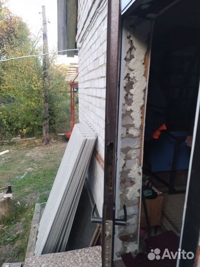 Дверь входная металлическая б/у