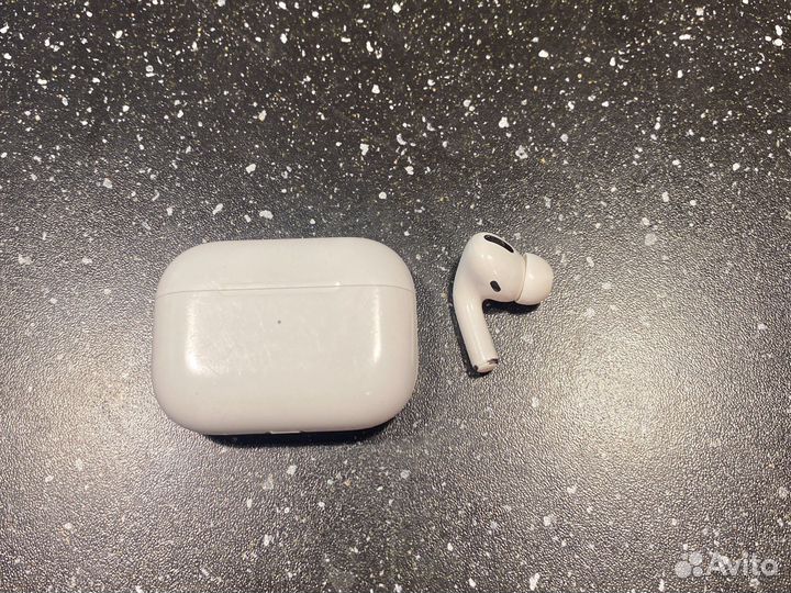 Наушники air pods pro (кейс+левый наушник)