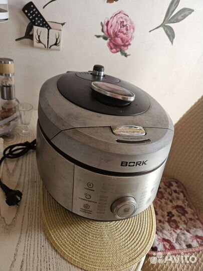 Мультиварка bork u800,на запчасти,самовывоз