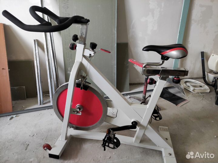 Велотренажер HouseFit