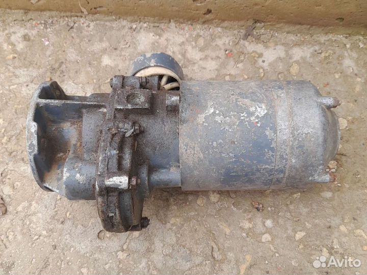 Электродвигатель с редуктором