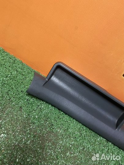 Накладка порога правая Nissan Almera classic