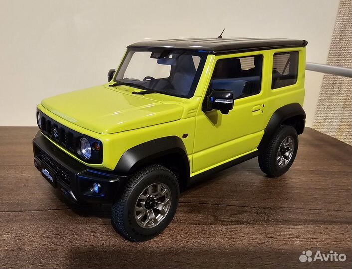 Suzuki Jimny 1:18 Autoart