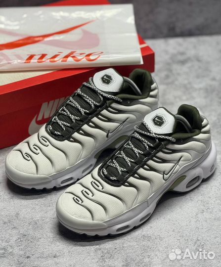 Кроссовки Nike AIR MAX Tn plus