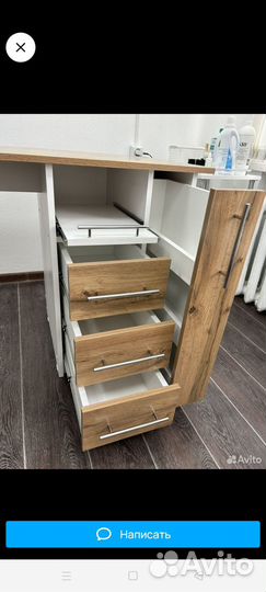 Стол маникюрный