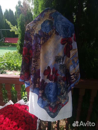 Красивый нежный платок