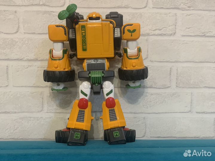 Тобот T Трактор