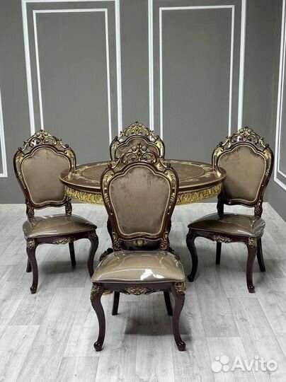 Стол и стулья для кухни. В наличии