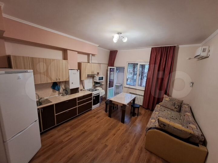 1-к. квартира, 53 м², 1/4 эт.