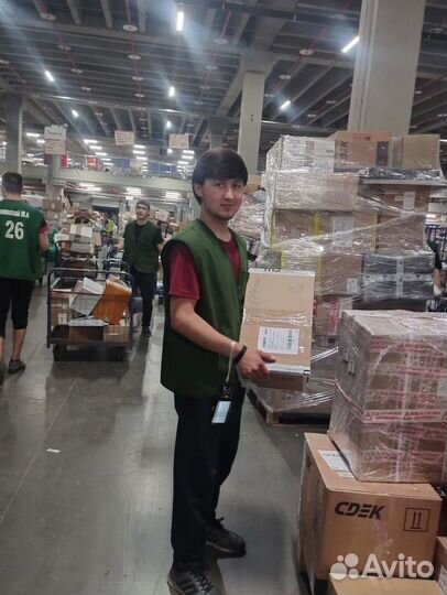 Не рядом с домом Сотрудник склада в Москве