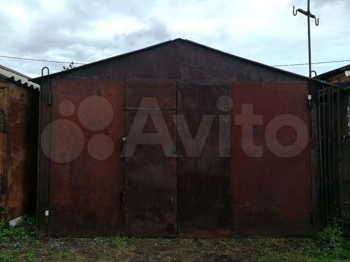 Гараж, > 30 м²