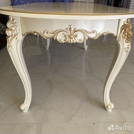 Кухонный стол