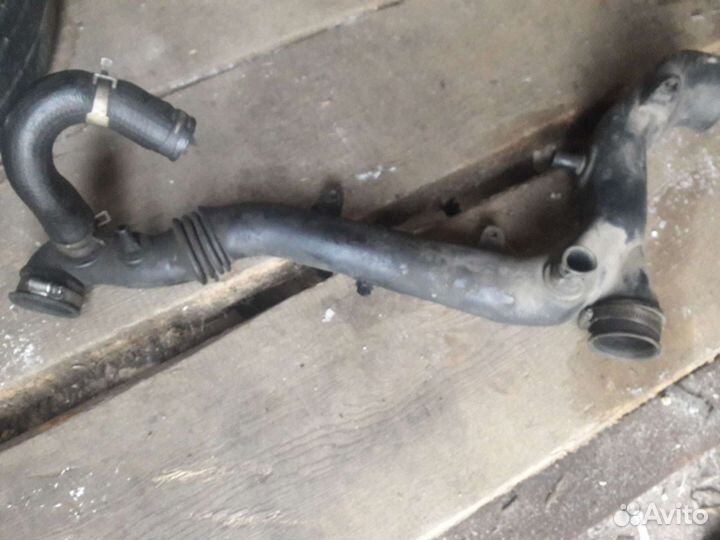 Патрубок на субару В4