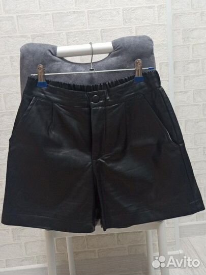 Кожаные шорты