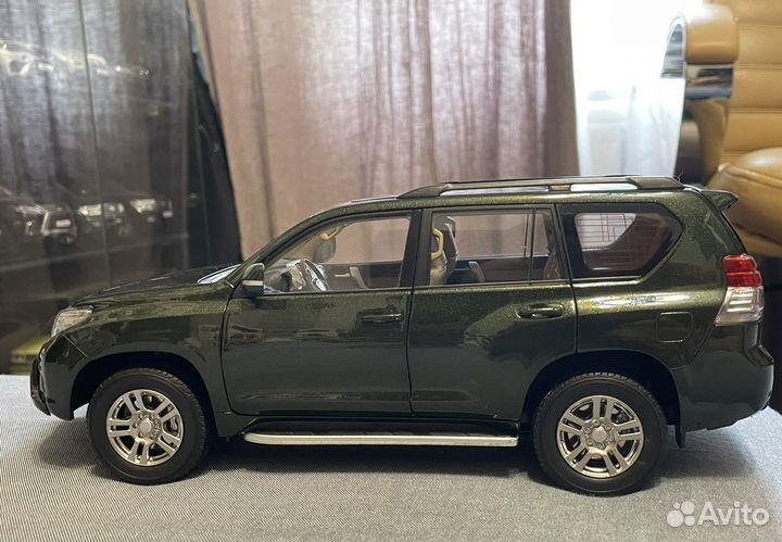Toyota land cruiser prado 150 1:18 Paudi