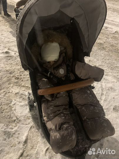 Коляска прогулочная
