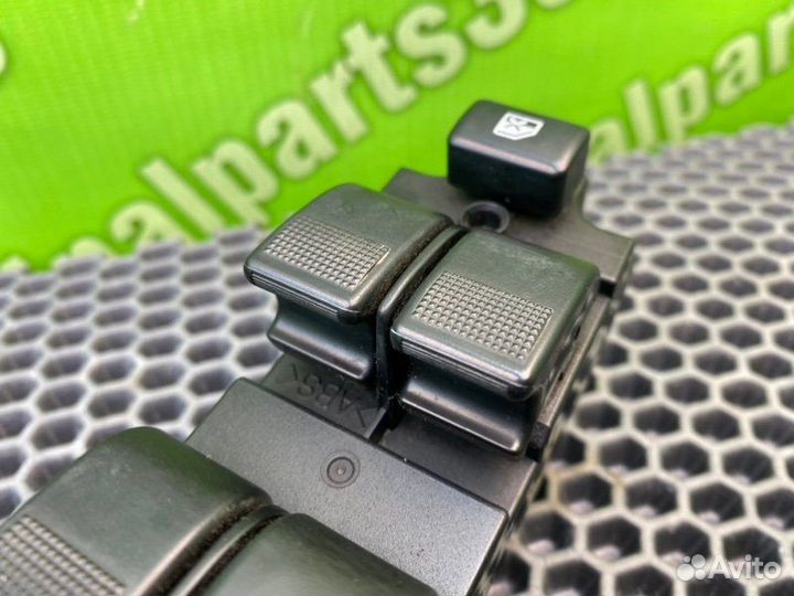 Блок эсп передний левый Mazda Mpv LW5W GY-DE 2.5