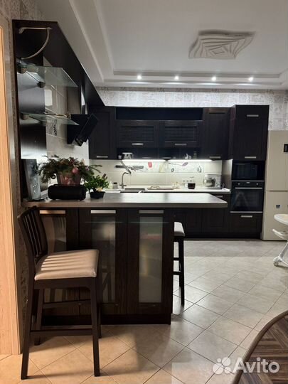 Кухонный гарнитур из массива бу