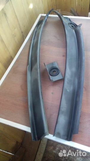 Водосток (жабо) лобового стекла VW Passat B3