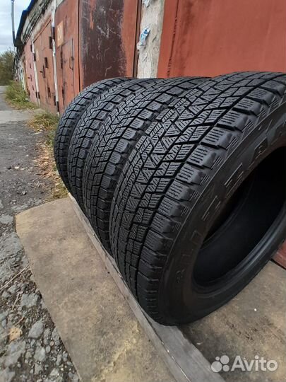 Bridgestone Blizzak DM-V1 215/70 R17 101R