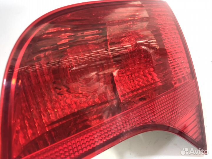 Фонарь задний правый Audi A4 B7