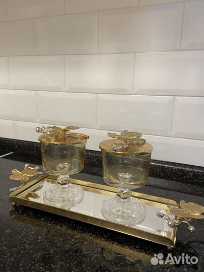 Поднос с креманками