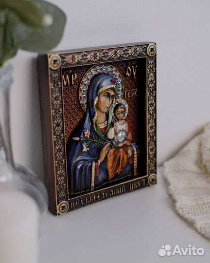 Икона Божией Матери «Неувядаемый цвет» 15х12 см