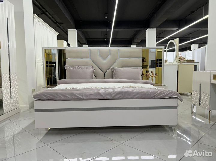 Спальня Кровать двуспальная Оплата при получении