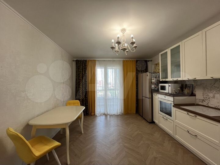 2-к. квартира, 60 м², 3/14 эт.