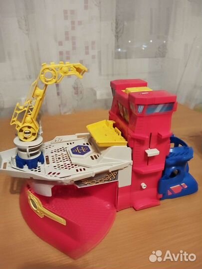 Игрушечные корабли