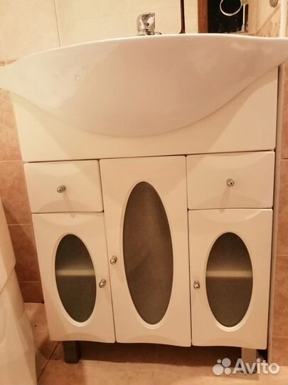 Набор мебели для ванной:зеркало раковина тумба