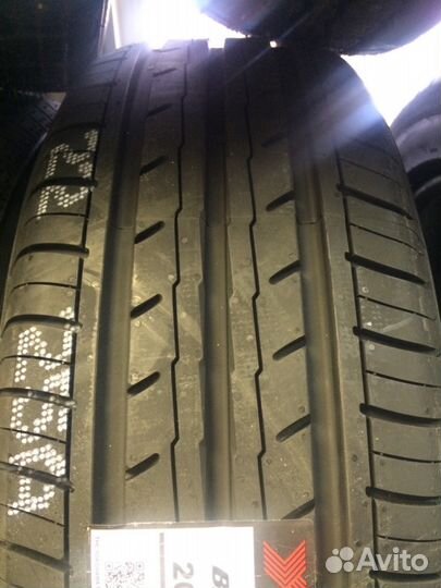 Yokohama Bluearth ES32 215/60 R16