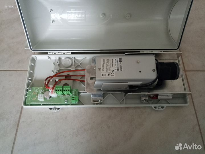 Камера видеонаблюдения в комплекте с кожухом