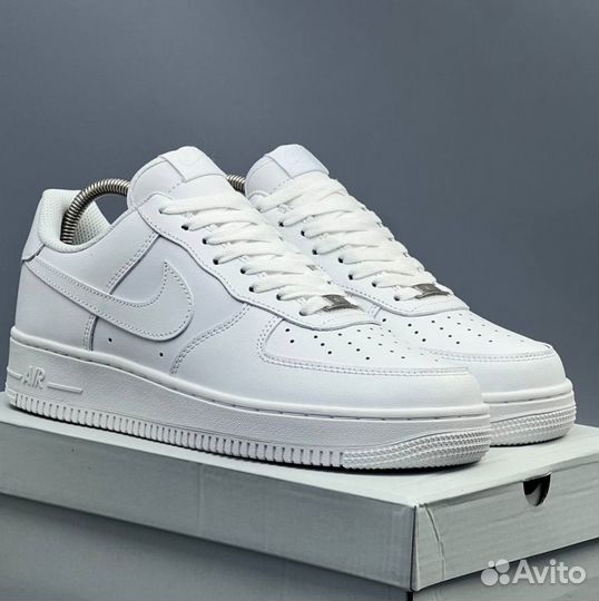 Белые Nike Air Force 1