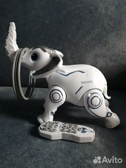 Слоник Machine с кольцами на радиоуправлении