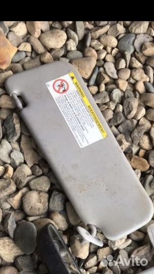 Toyota Matrix 2003 козырек правый солнцезащитный