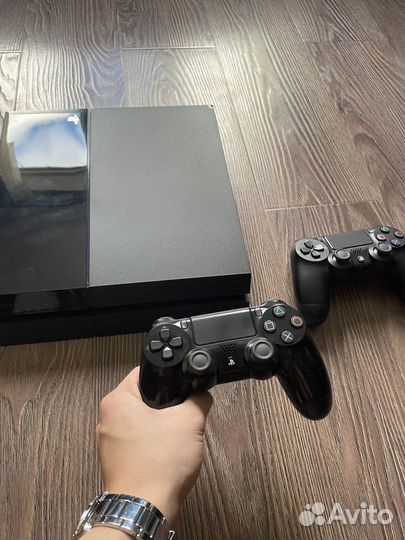 Sony PS4 + 2 геймпада+ 500 игр