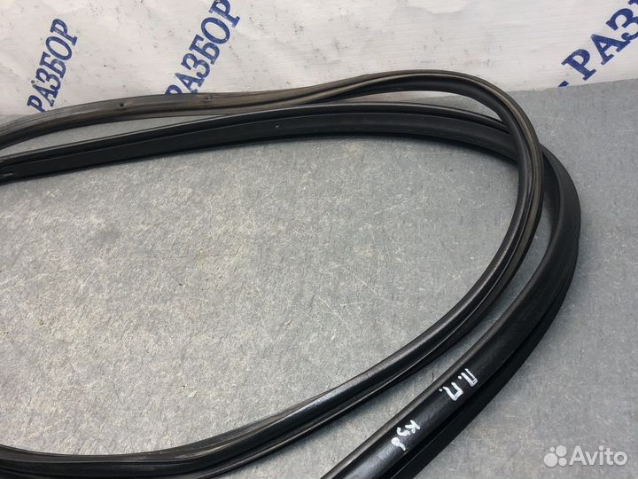 Пер прав уплотнитель двери Cube 1