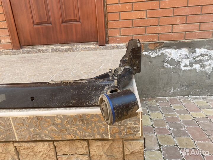 Задняя балка renault logan 2