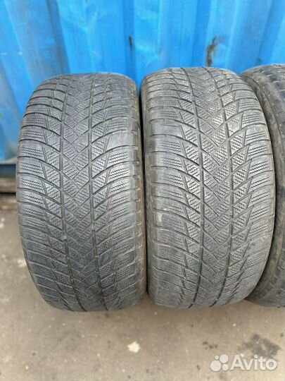 Bridgestone Blizzak LM-001 285/45 R21 113V