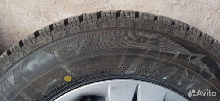 Bridgestone Blizzak Spike-02 185/70 R14
