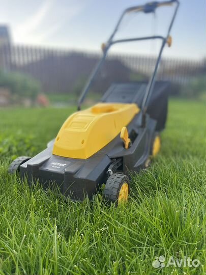Газонокосилка электрическая