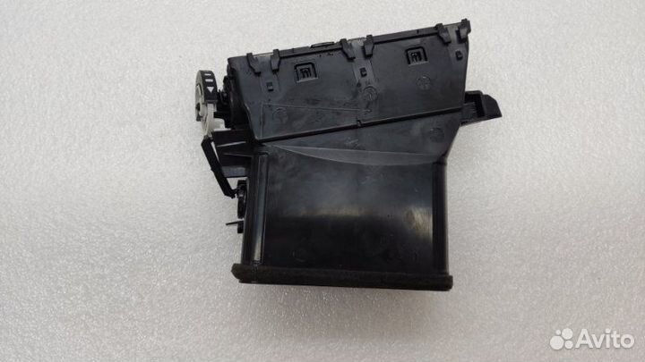 Дефлектор воздушный правый Toyota Camry XV70